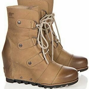 👀💕🤩SOREL JOAN OF ARCTIC MID WEDGE!